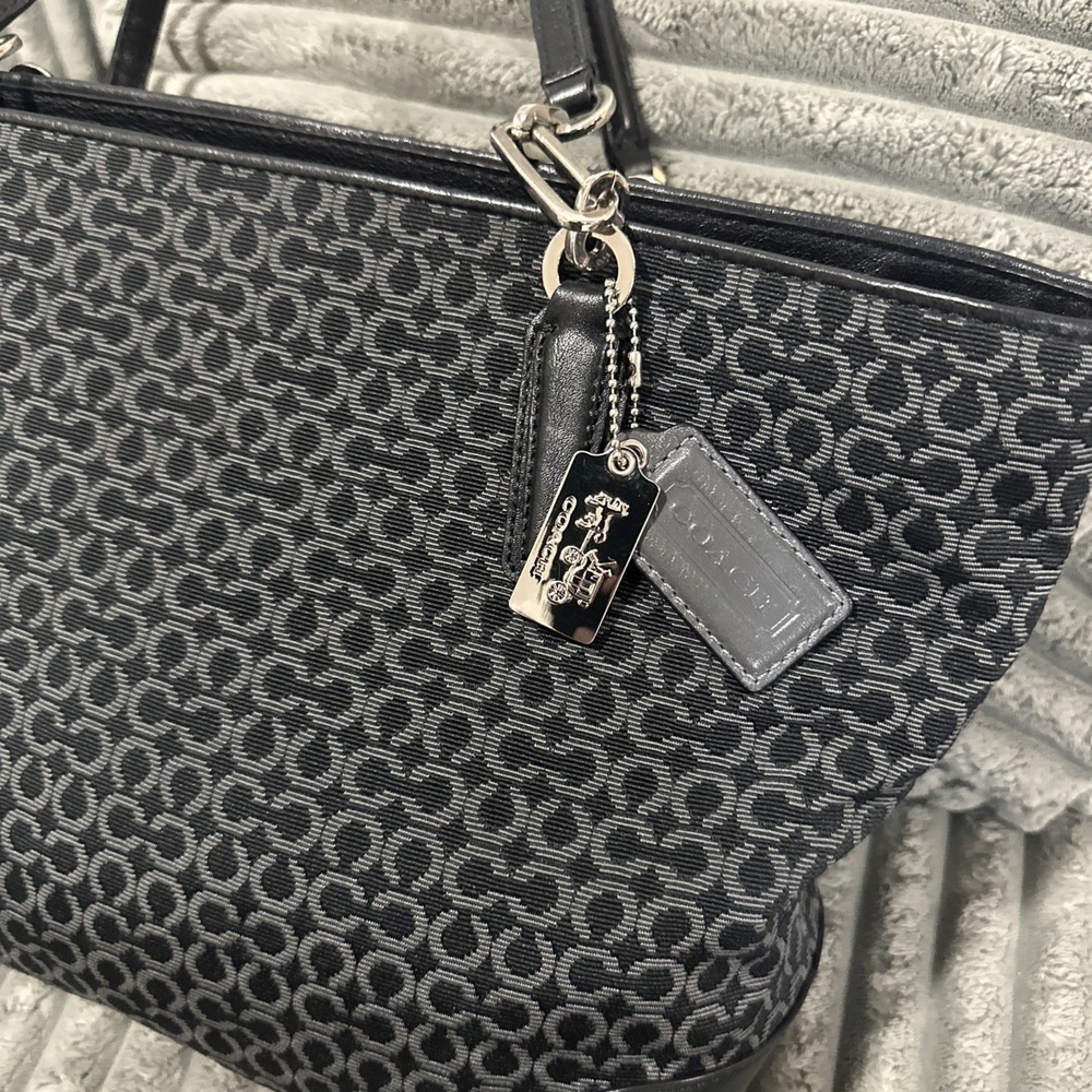 VTG Coach Madison Black OpArt Needlepoint 26767 Tote Shoulder Bag Purse Handbag - Picture 4 of 16